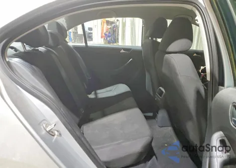 2015 Volkswagen Jetta Base z USA, uszkodzony, nr VIN 3VW2K7AJ3FM408661